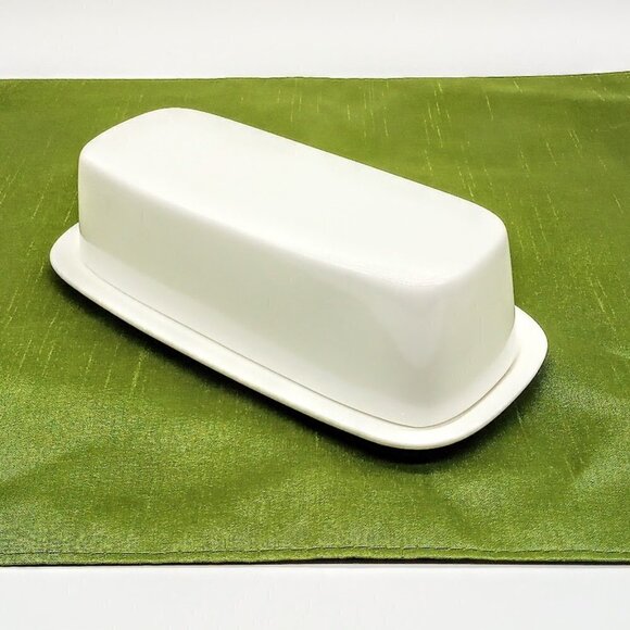 Fitz & Floyd Nevaeh White Fine Bone China Covered Butter Dish - Picture 1 of 5